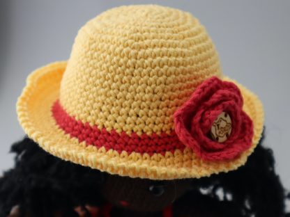 elegancki kapelusz z różą dla lalki