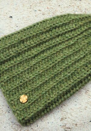 Jasnozielona czapka z wełny alpaki