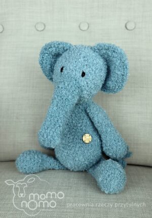Maskotka niebieski słoń z wełny alpaki, ręcznie wykonana zabawka dla dziecka